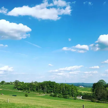 Monsieur Doute Alojamento de Acomodação e Pequeno-almoço 3*